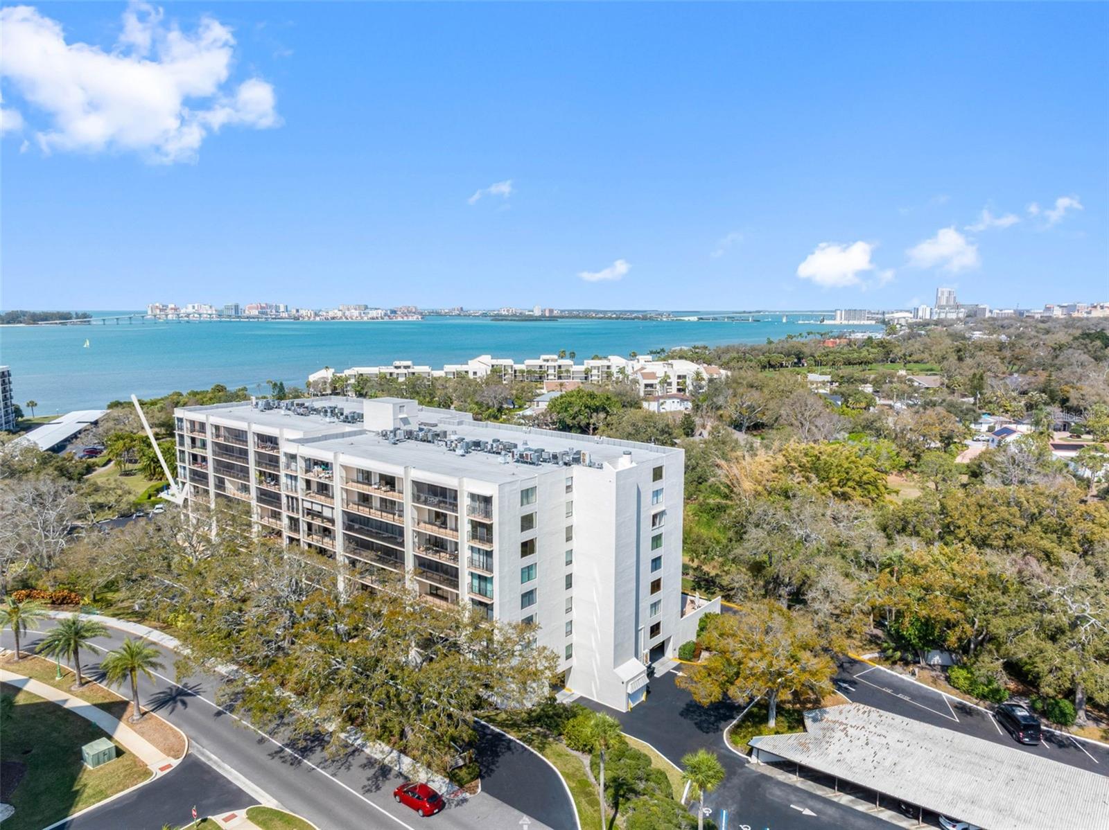 Image 2 of 47 For 220 Belleview Boulevard 310