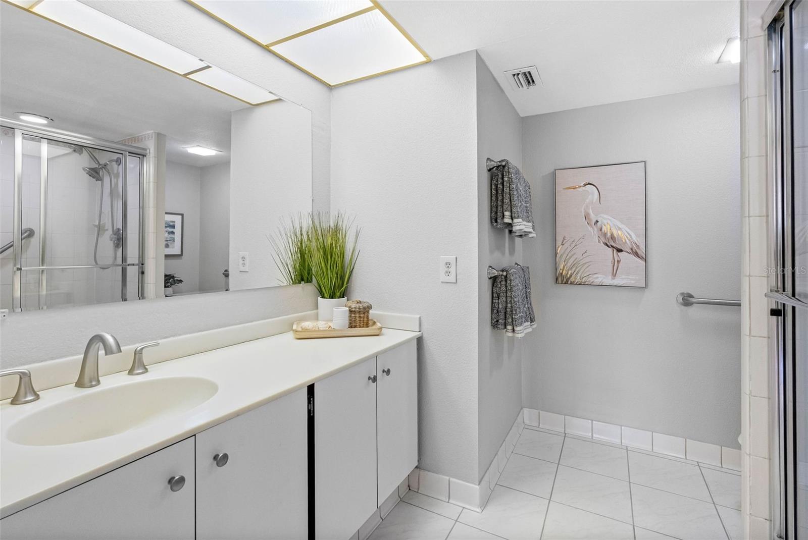 Image 25 of 47 For 220 Belleview Boulevard 310