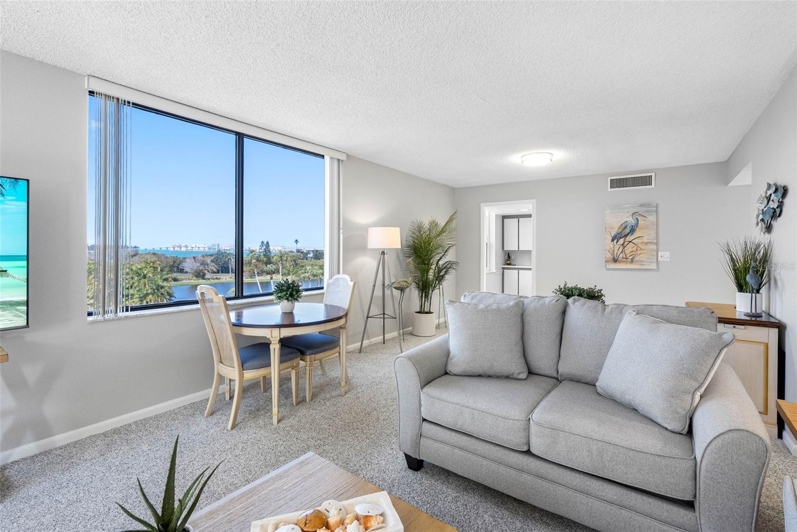 Image 7 of 47 For 220 Belleview Boulevard 310