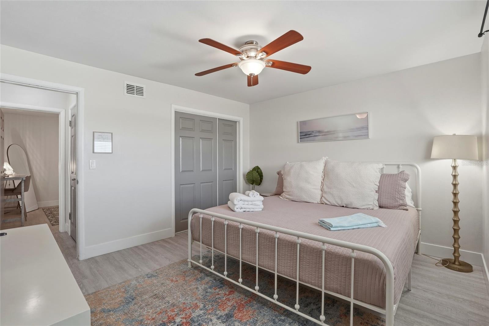 Listing photo id 19 for 2605 Bay Boulevard