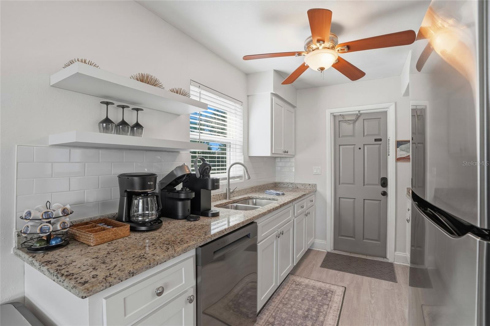 Listing photo id 33 for 2605 Bay Boulevard