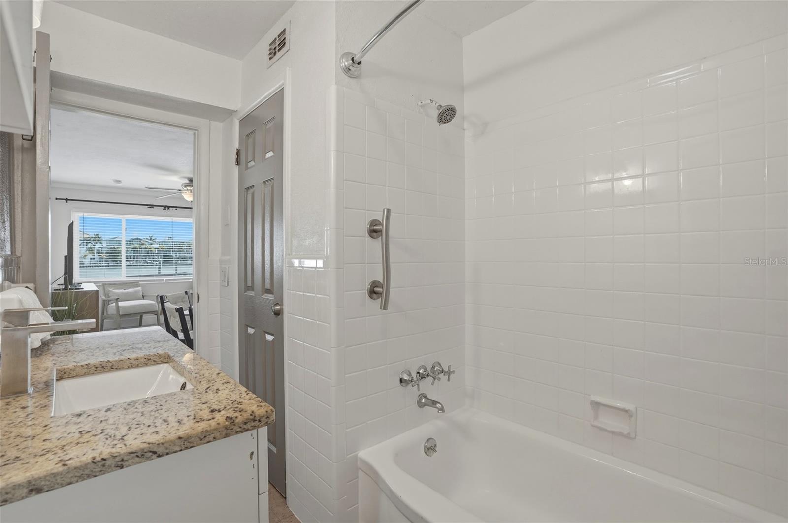 Listing photo id 43 for 2605 Bay Boulevard