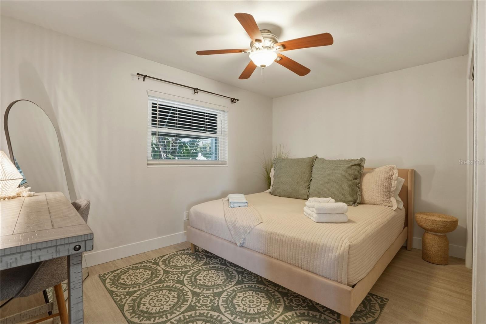 Listing photo id 44 for 2605 Bay Boulevard