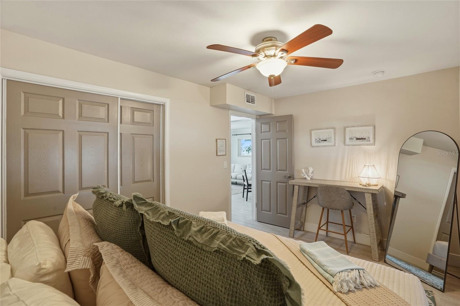 Listing photo id 45 for 2605 Bay Boulevard