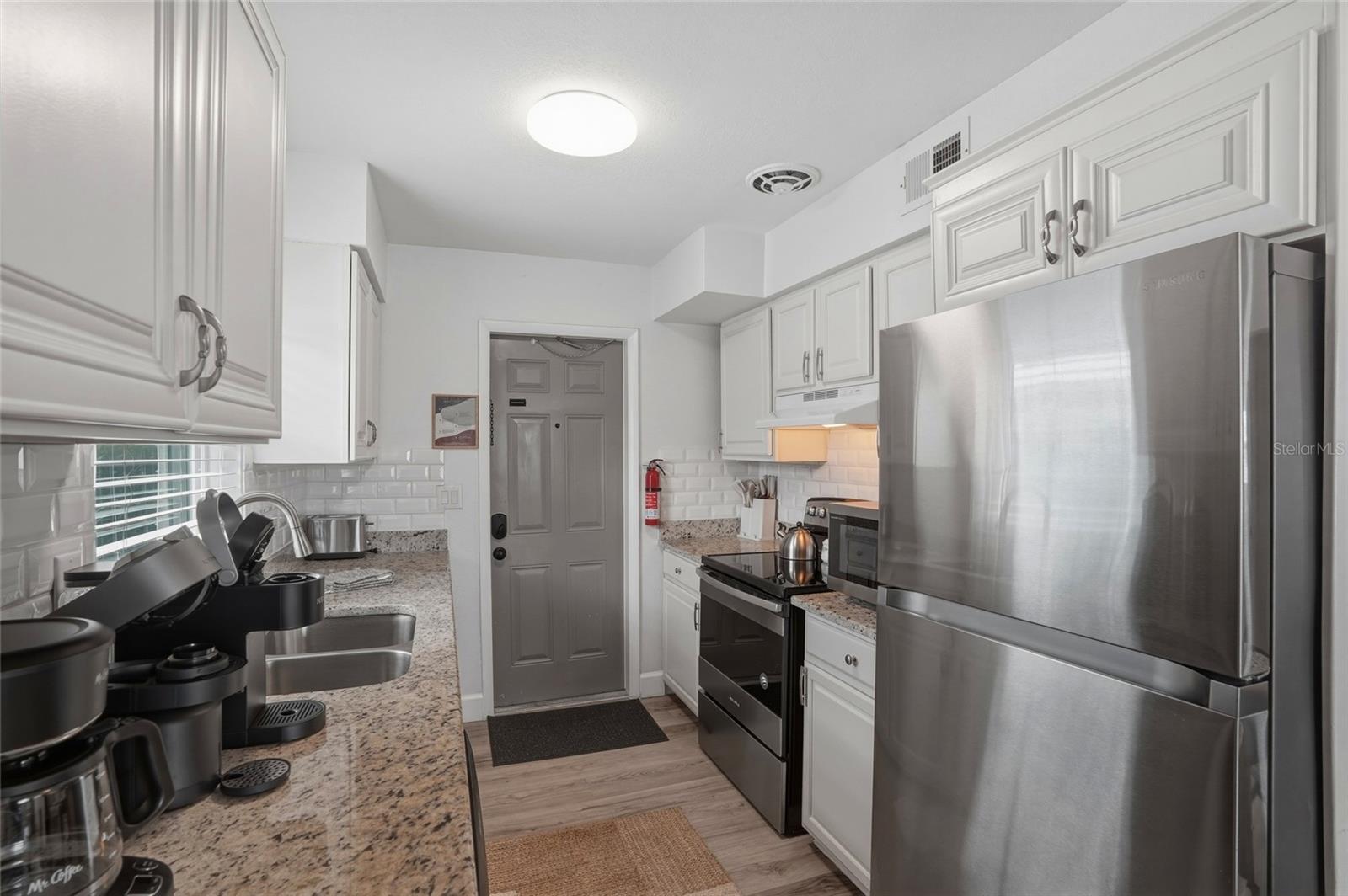 Listing photo id 54 for 2605 Bay Boulevard