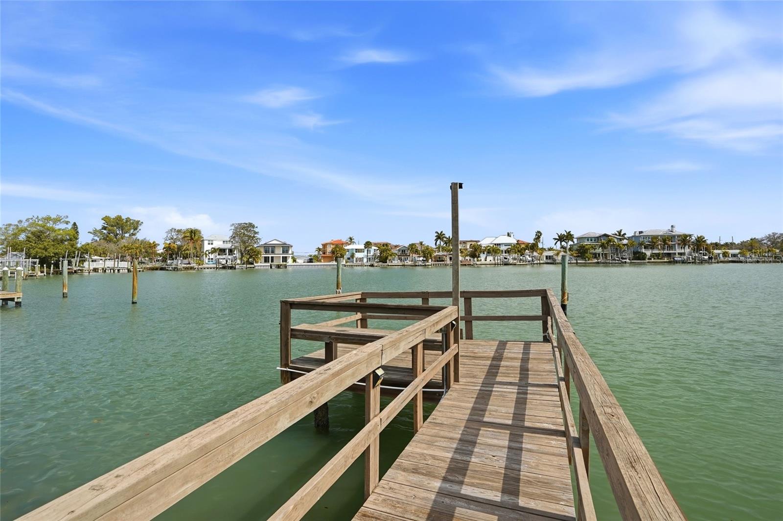 Listing photo id 4 for 2605 Bay Boulevard