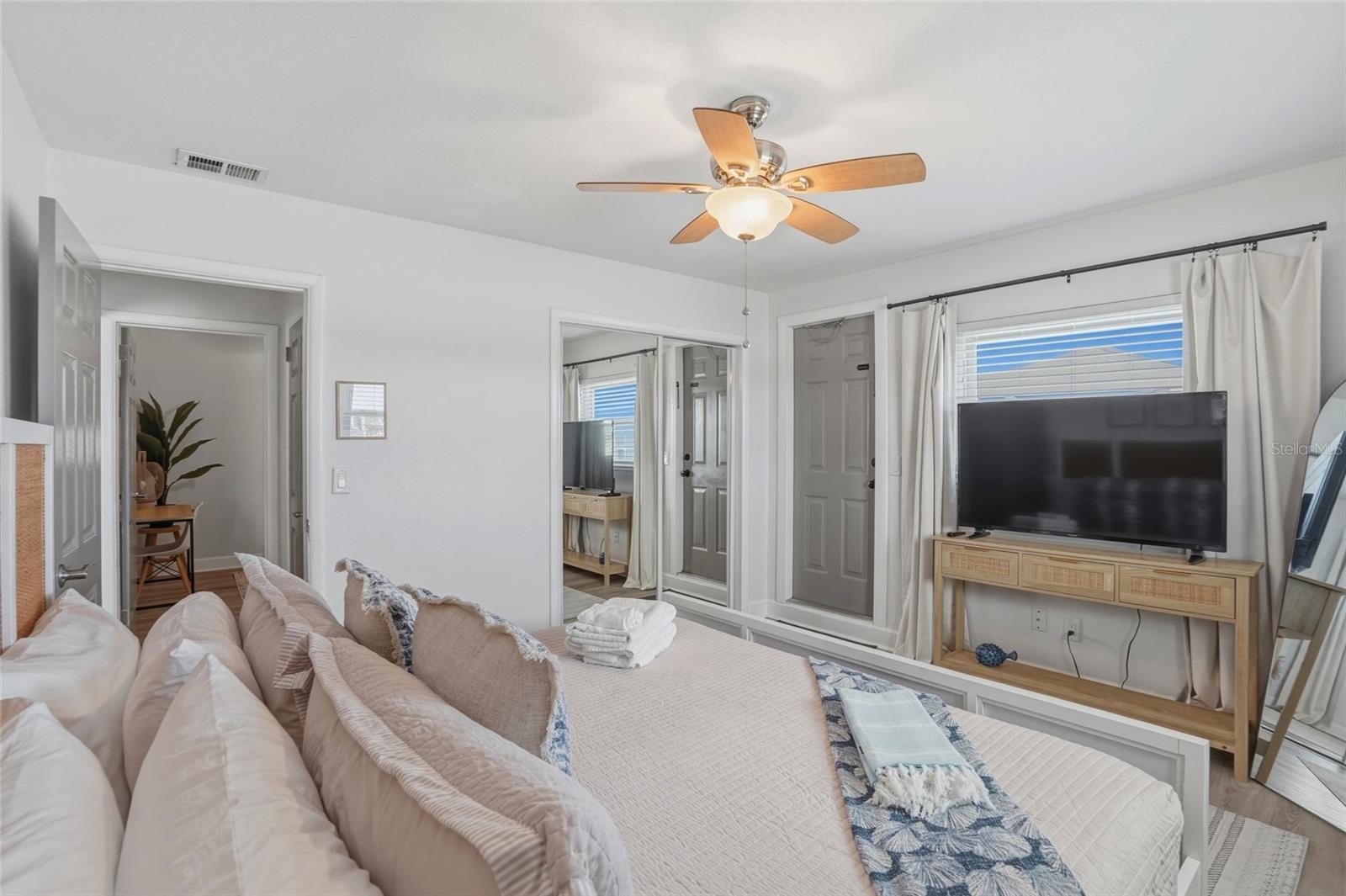 Listing photo id 60 for 2605 Bay Boulevard