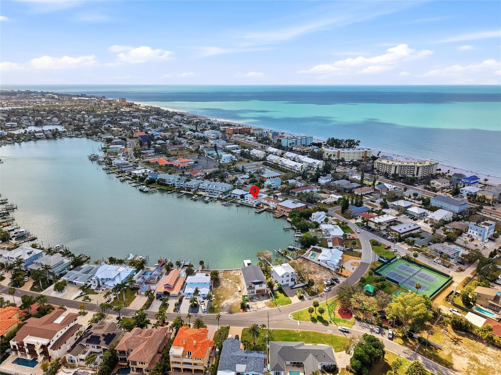 Listing photo id 5 for 2605 Bay Boulevard