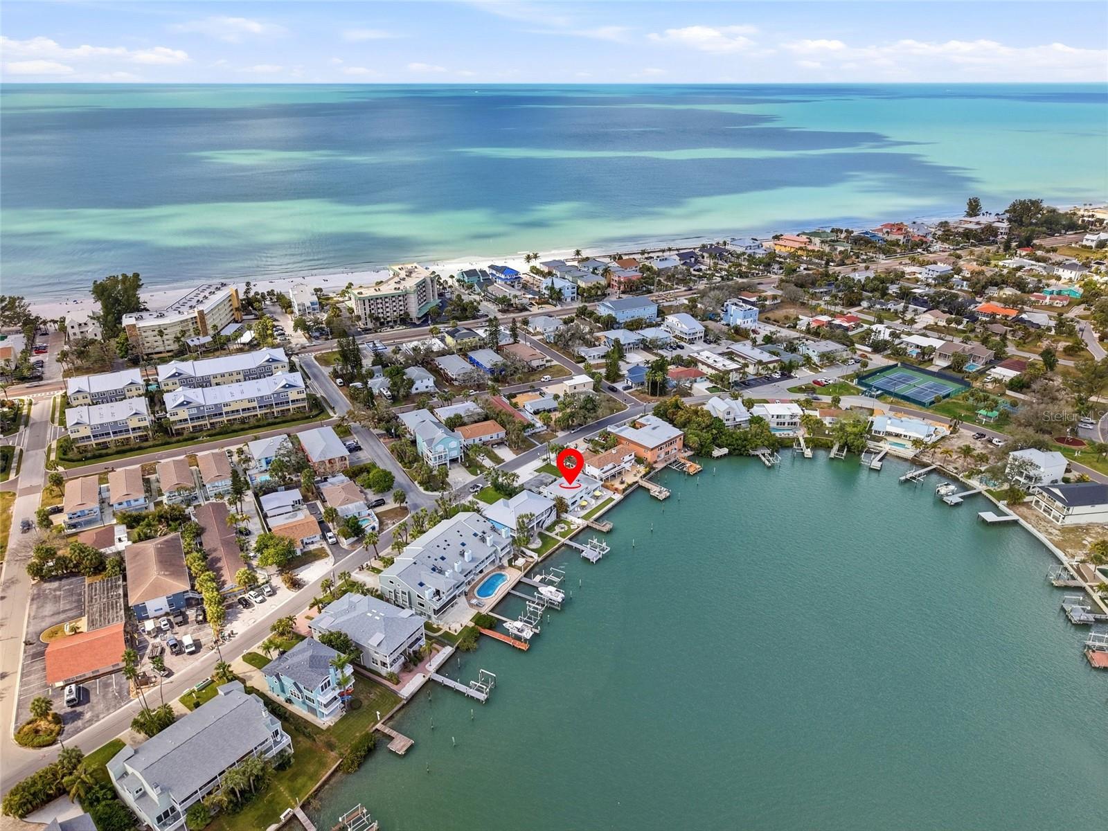 Listing photo id 81 for 2605 Bay Boulevard