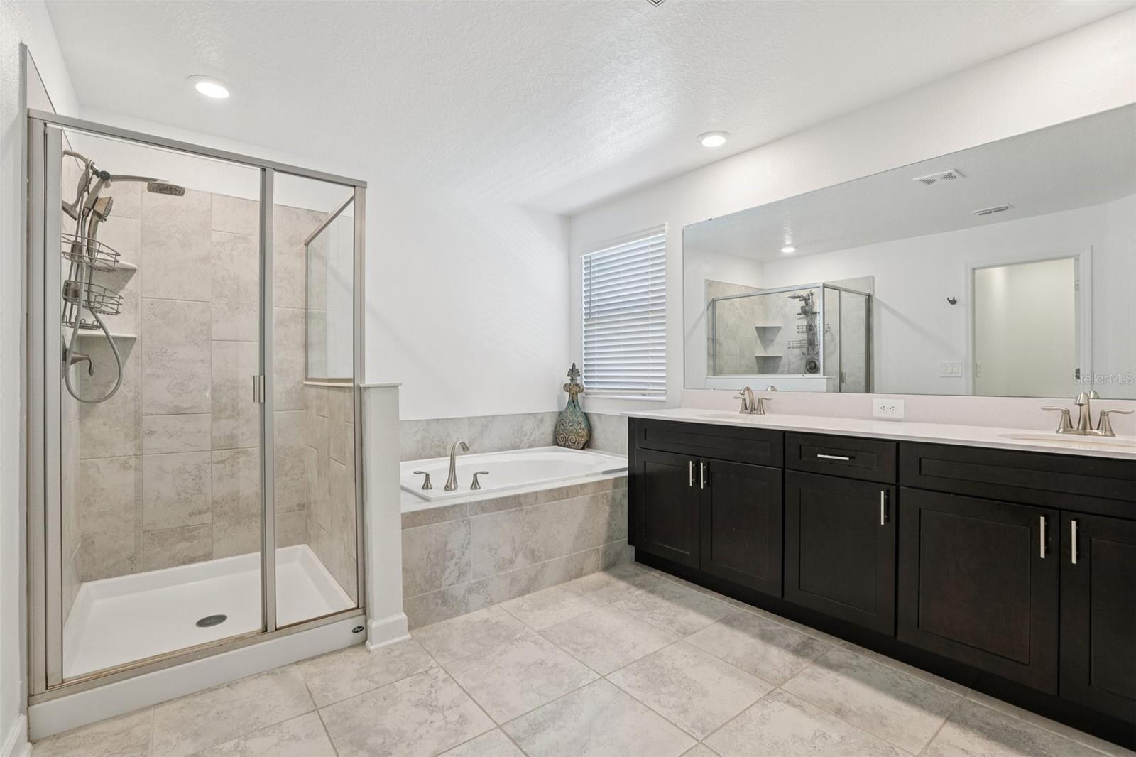 Image 18 of 50 For 2872 Camden Way