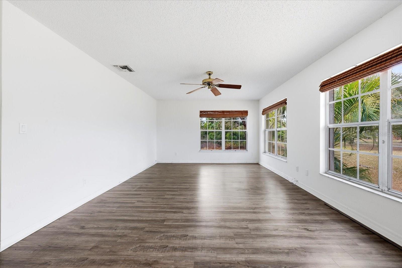 Image 10 of 35 For 380 Bayshore Boulevard 203