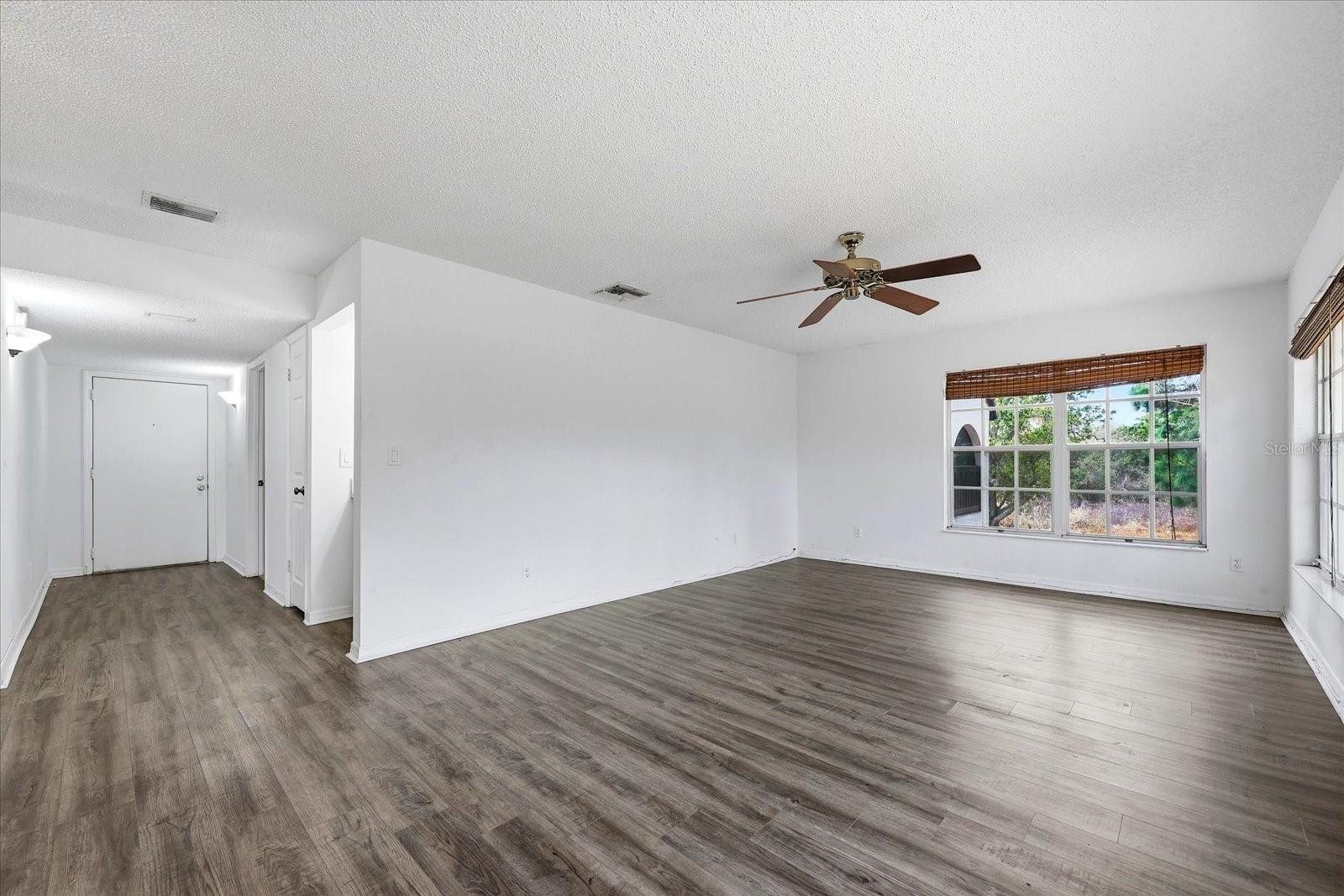 Image 7 of 35 For 380 Bayshore Boulevard 203