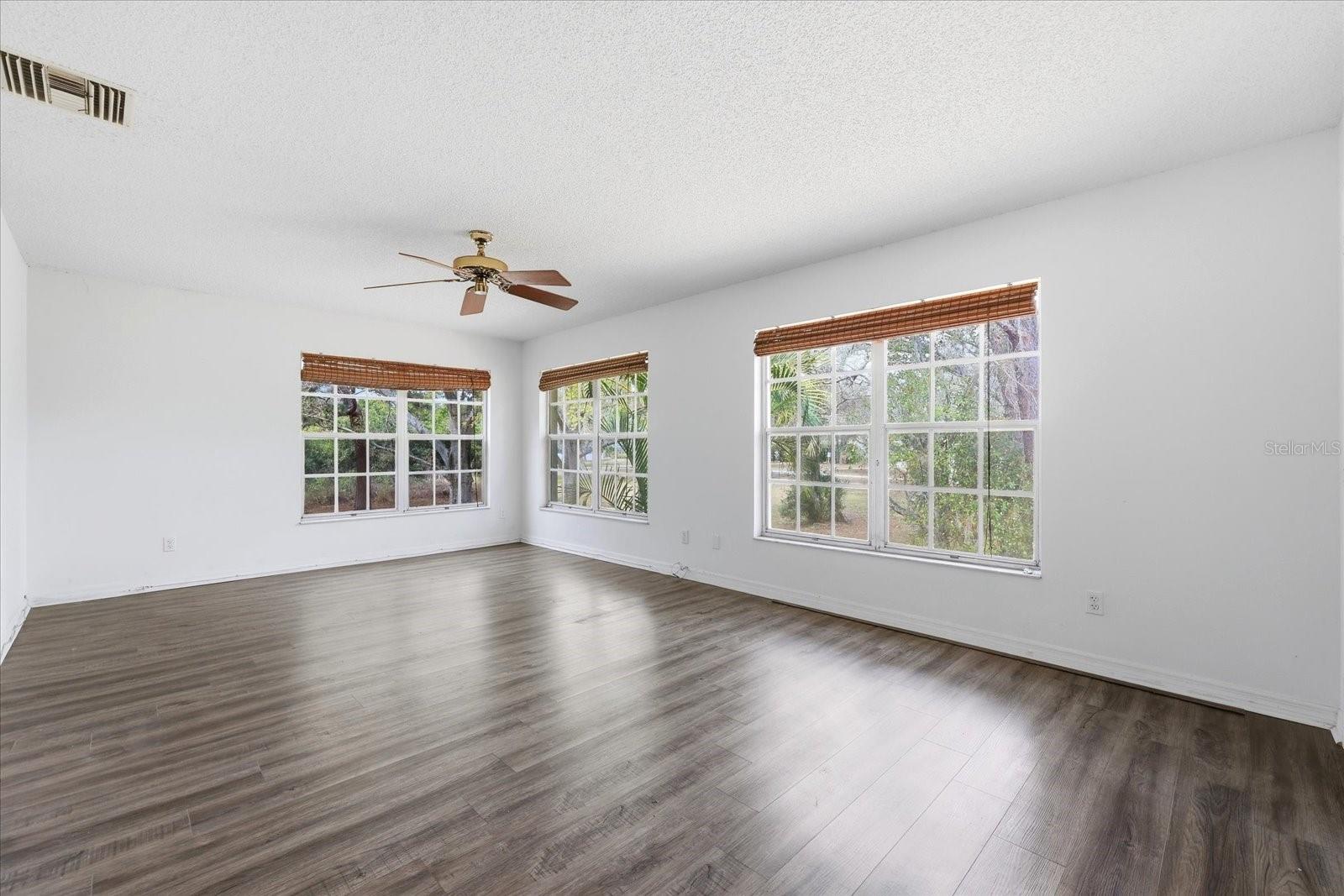 Image 9 of 35 For 380 Bayshore Boulevard 203