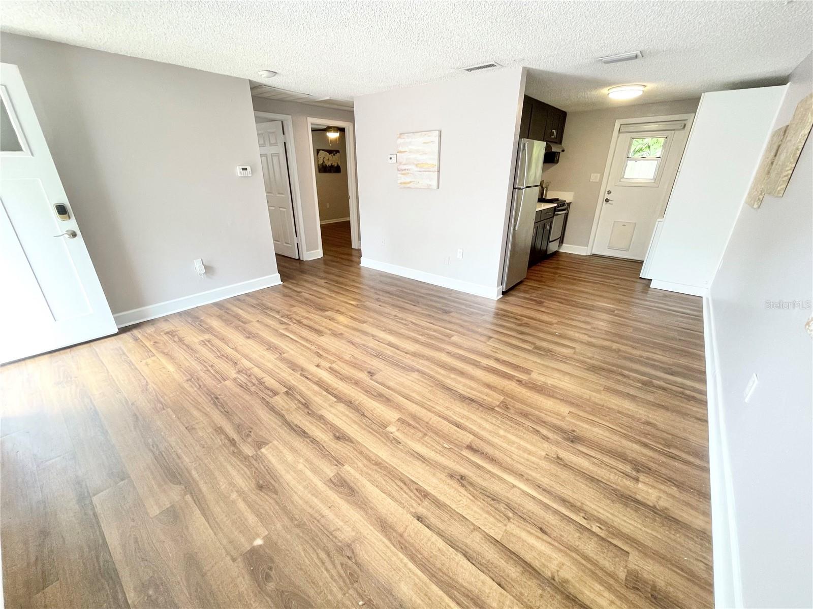 Image 4 of 19 For 813 Freemont Avenue B