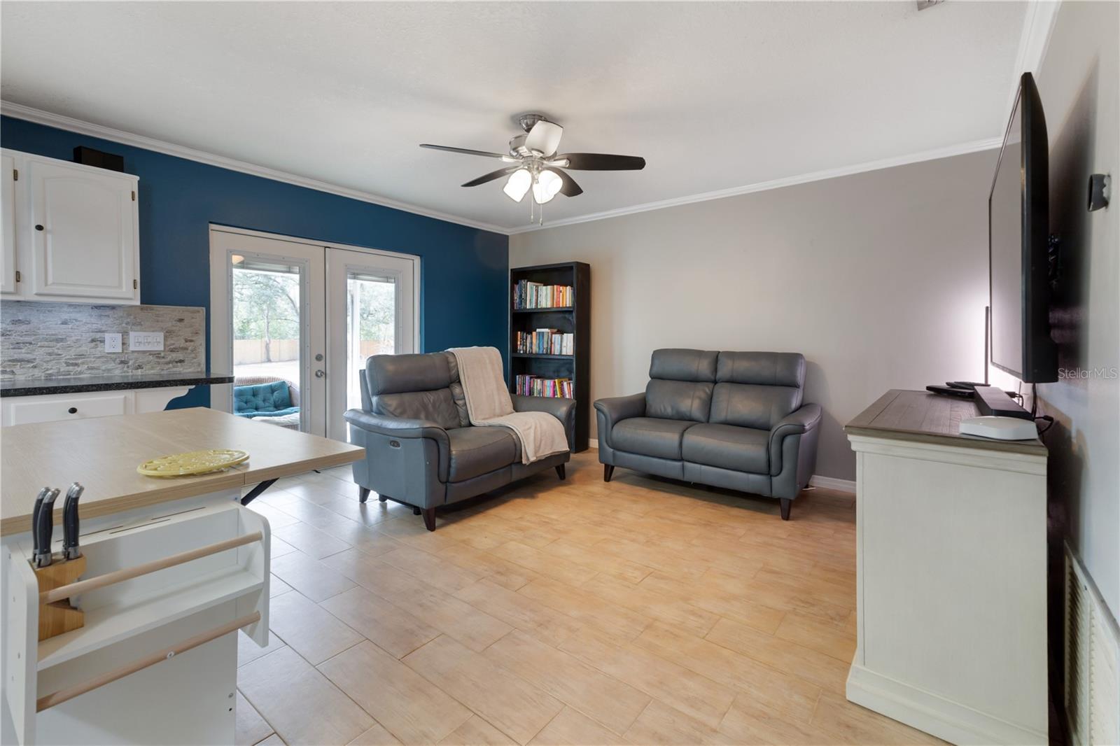 Image 11 of 28 For 6071 Country Club Road