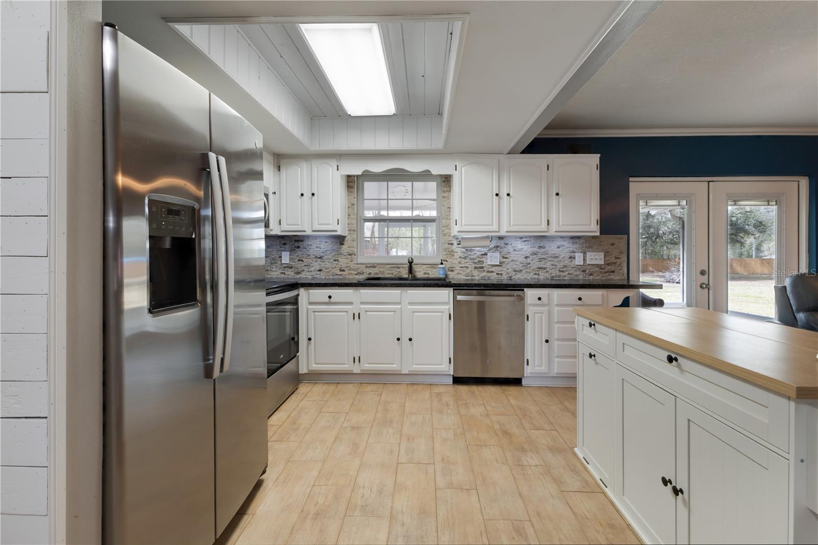 Image 9 of 28 For 6071 Country Club Road