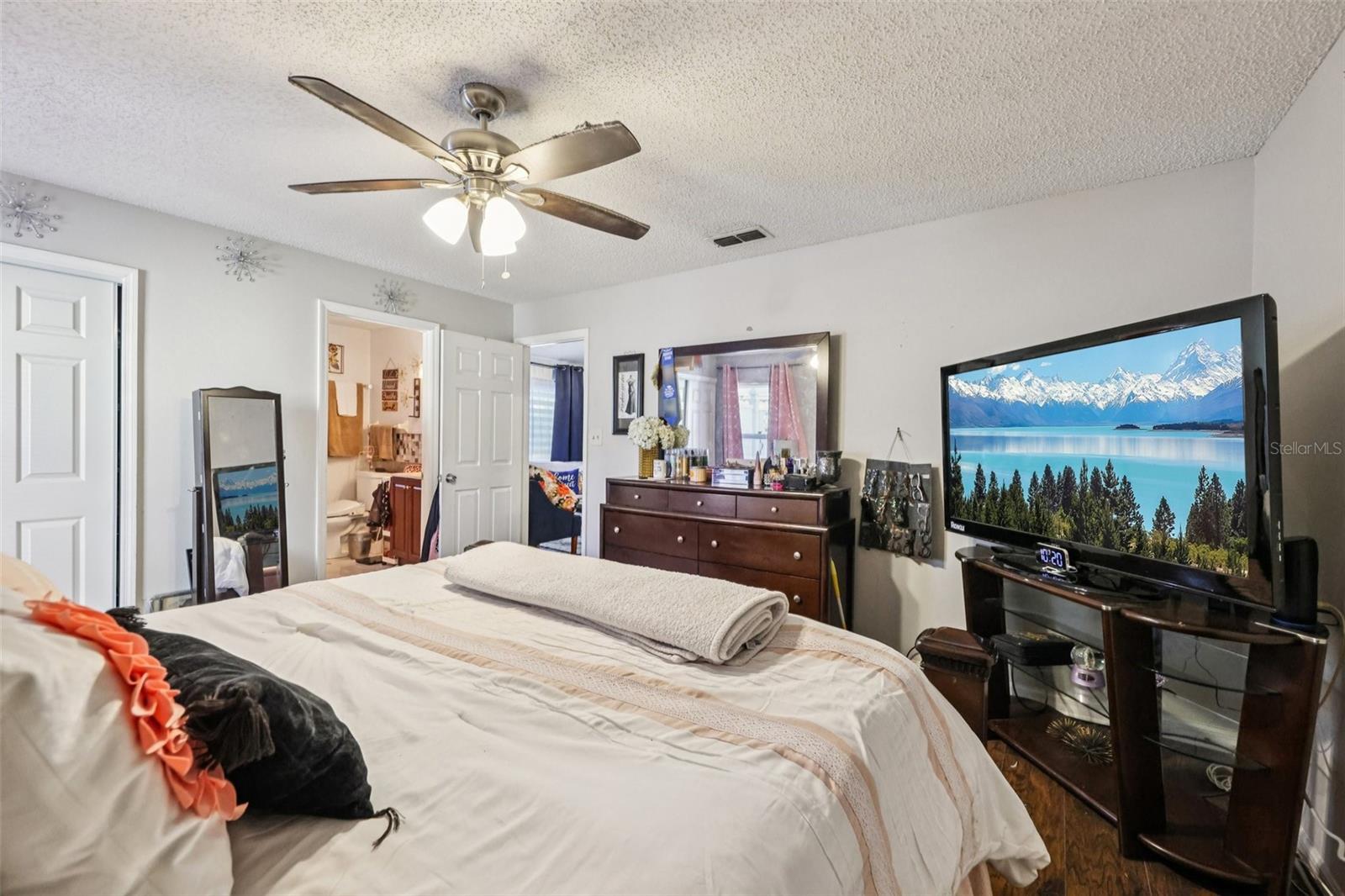 Image 17 of 28 For 5807 Fox Hunt Trail