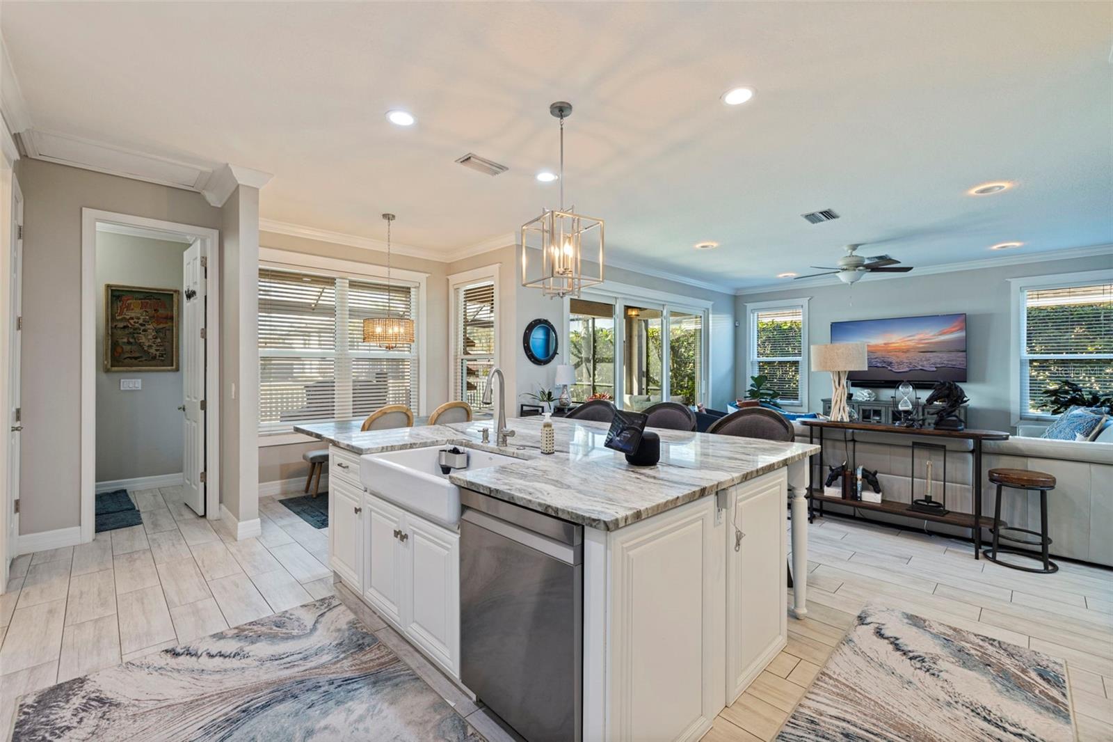 Image 16 of 61 For 3624 5th Avenue Ne