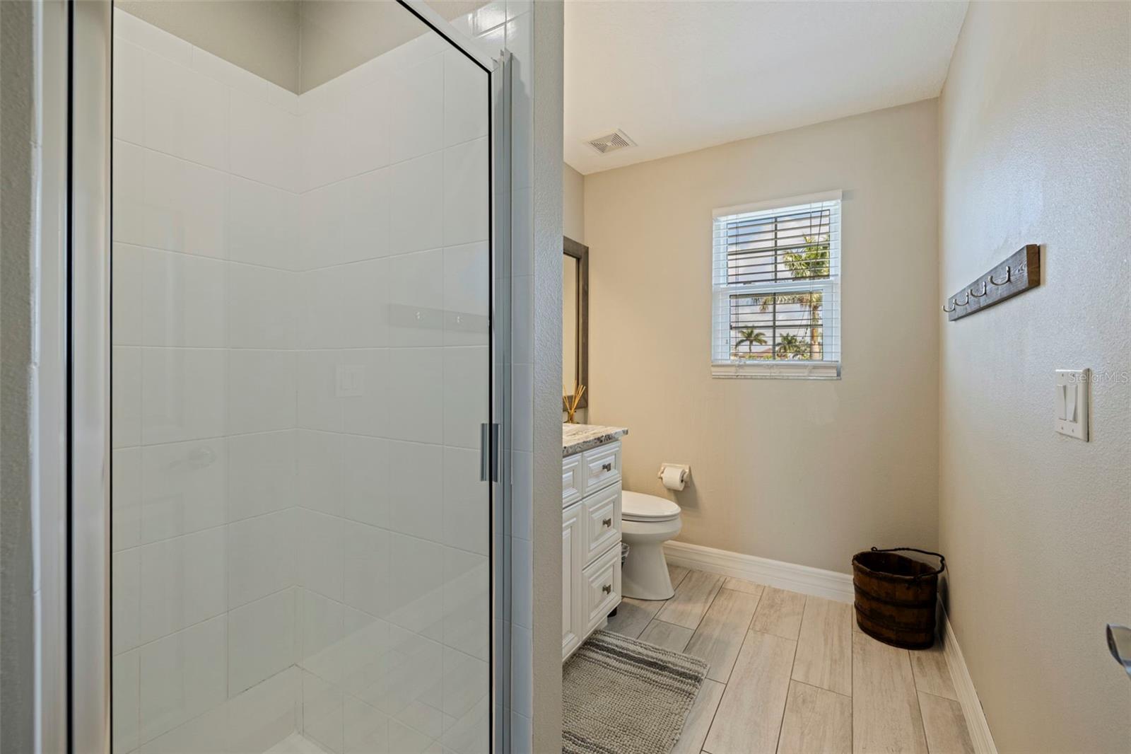 Image 33 of 61 For 3624 5th Avenue Ne