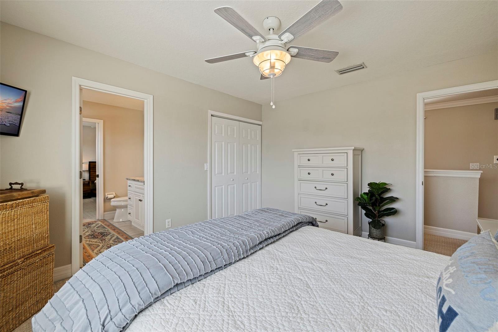 Image 36 of 61 For 3624 5th Avenue Ne