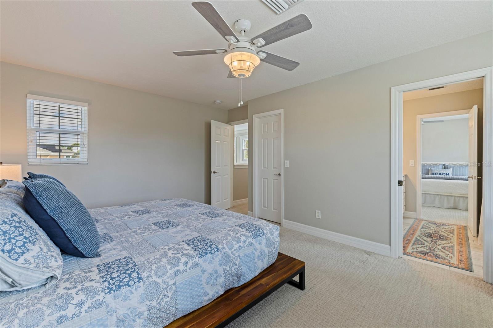 Image 38 of 61 For 3624 5th Avenue Ne