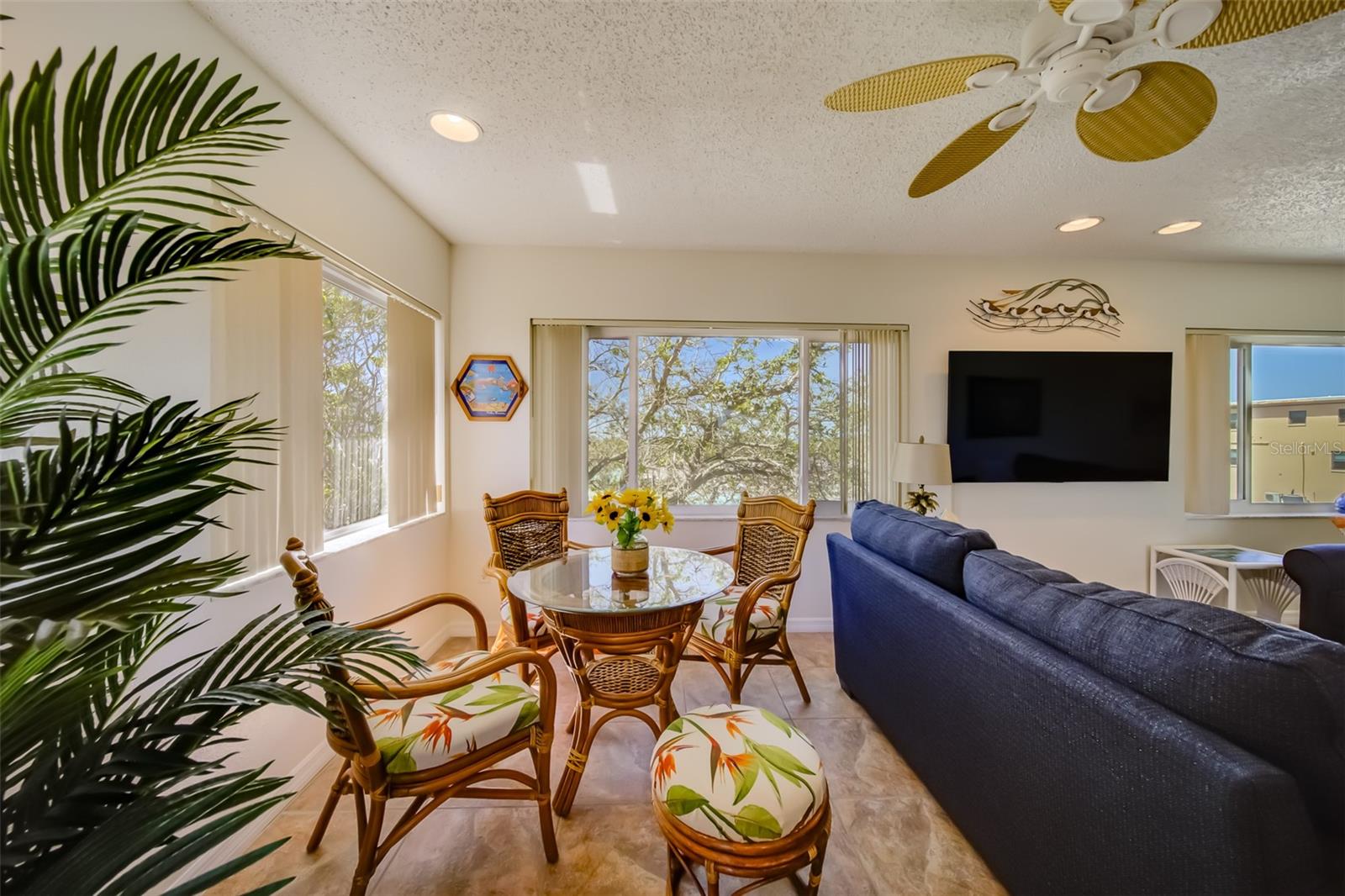 Image 14 of 51 For 18111 1st Street E