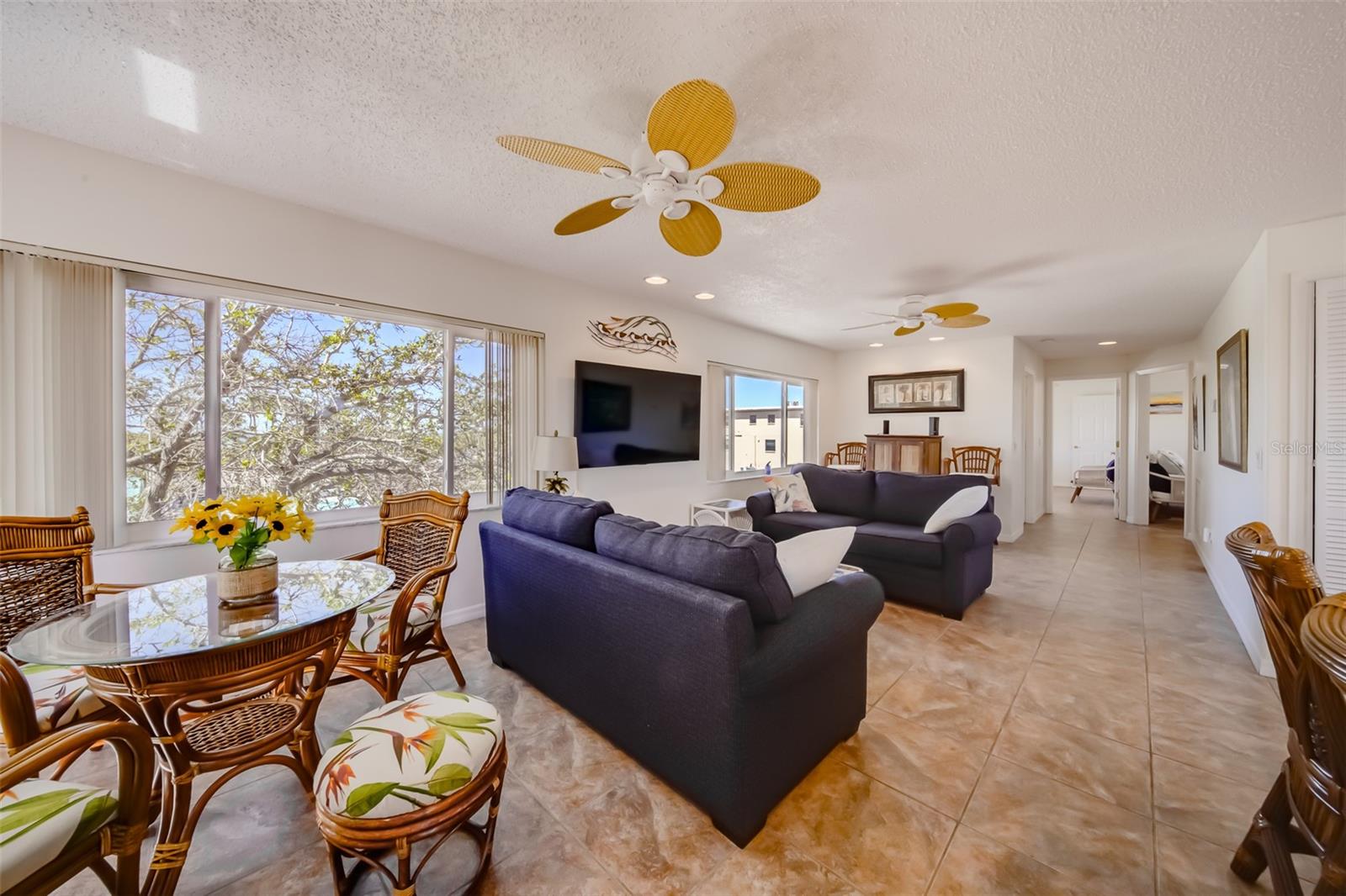 Image 16 of 51 For 18111 1st Street E