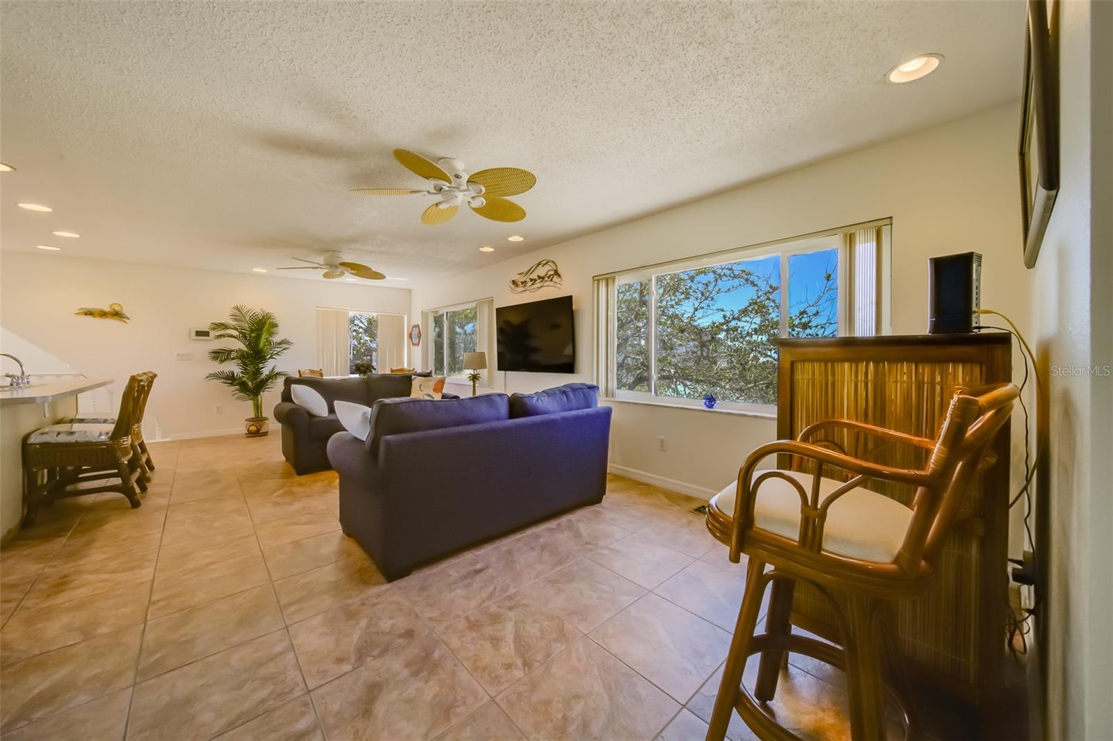 Image 17 of 51 For 18111 1st Street E