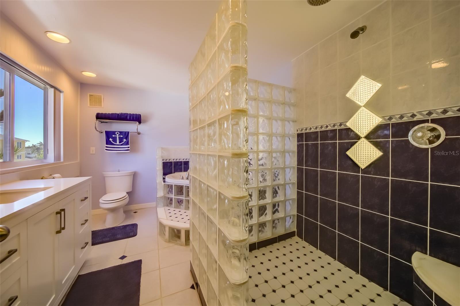 Image 23 of 51 For 18111 1st Street E