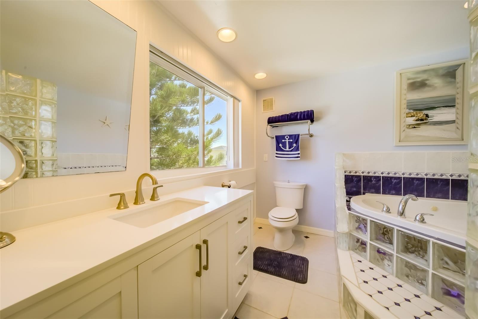 Image 25 of 51 For 18111 1st Street E