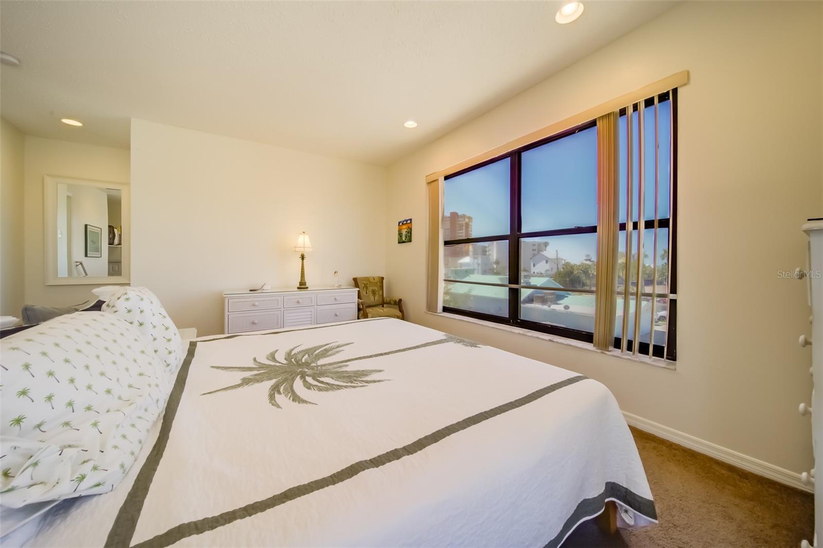 Image 28 of 51 For 18111 1st Street E