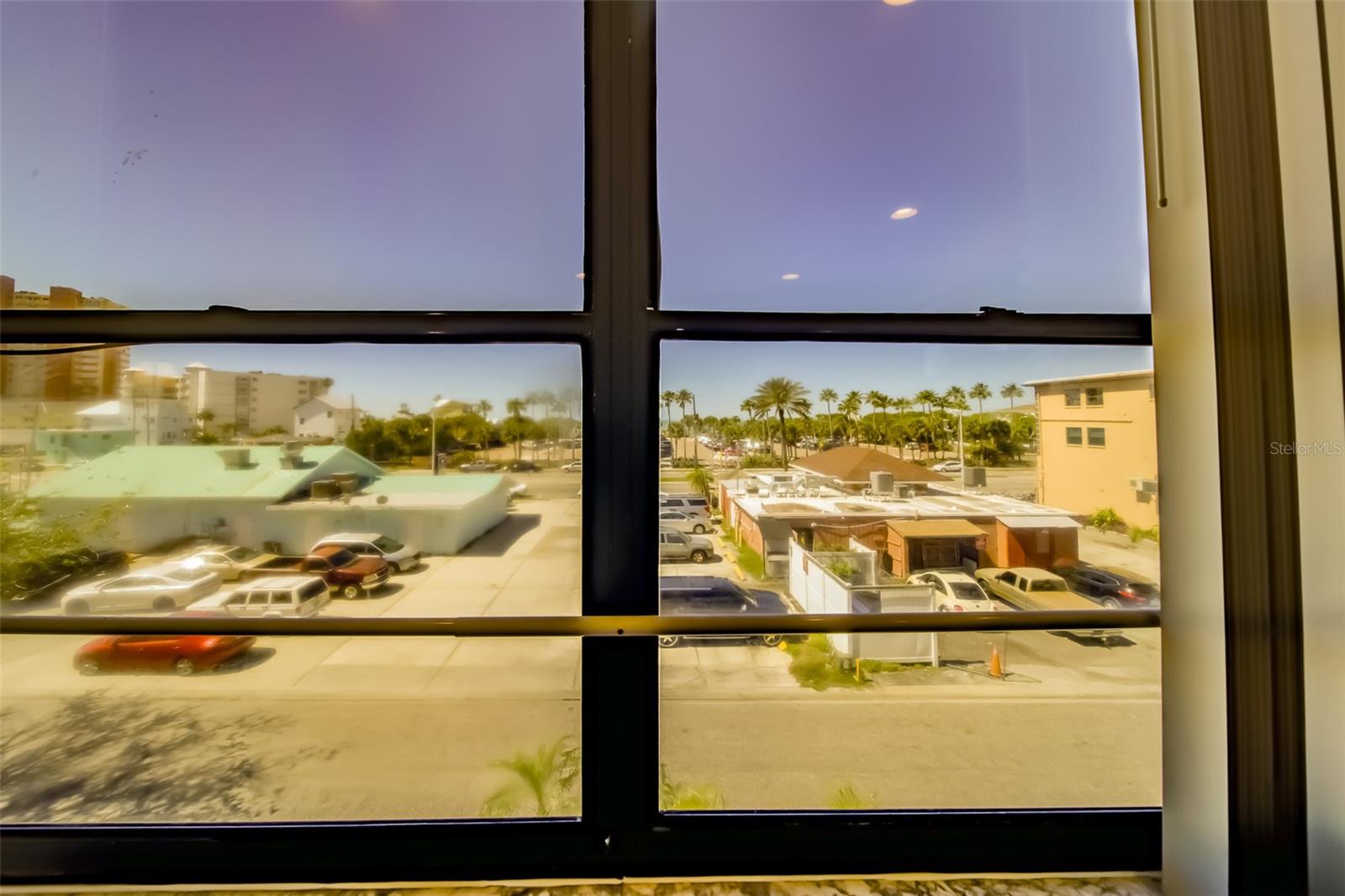 Image 31 of 51 For 18111 1st Street E