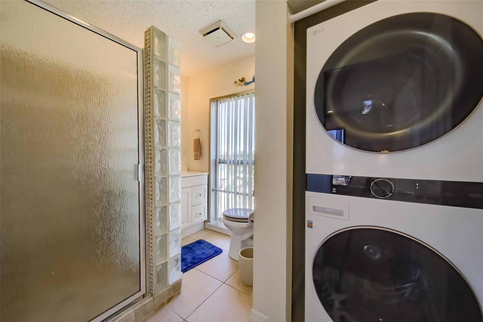 Image 32 of 51 For 18111 1st Street E