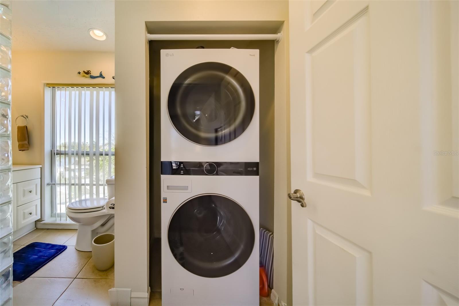 Image 33 of 51 For 18111 1st Street E