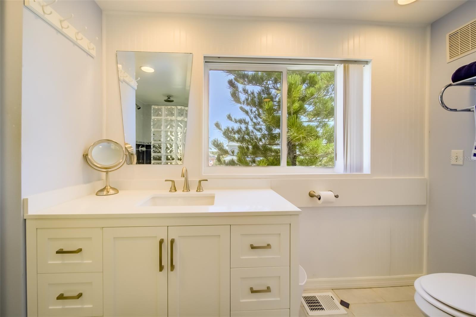 Image 41 of 51 For 18111 1st Street E