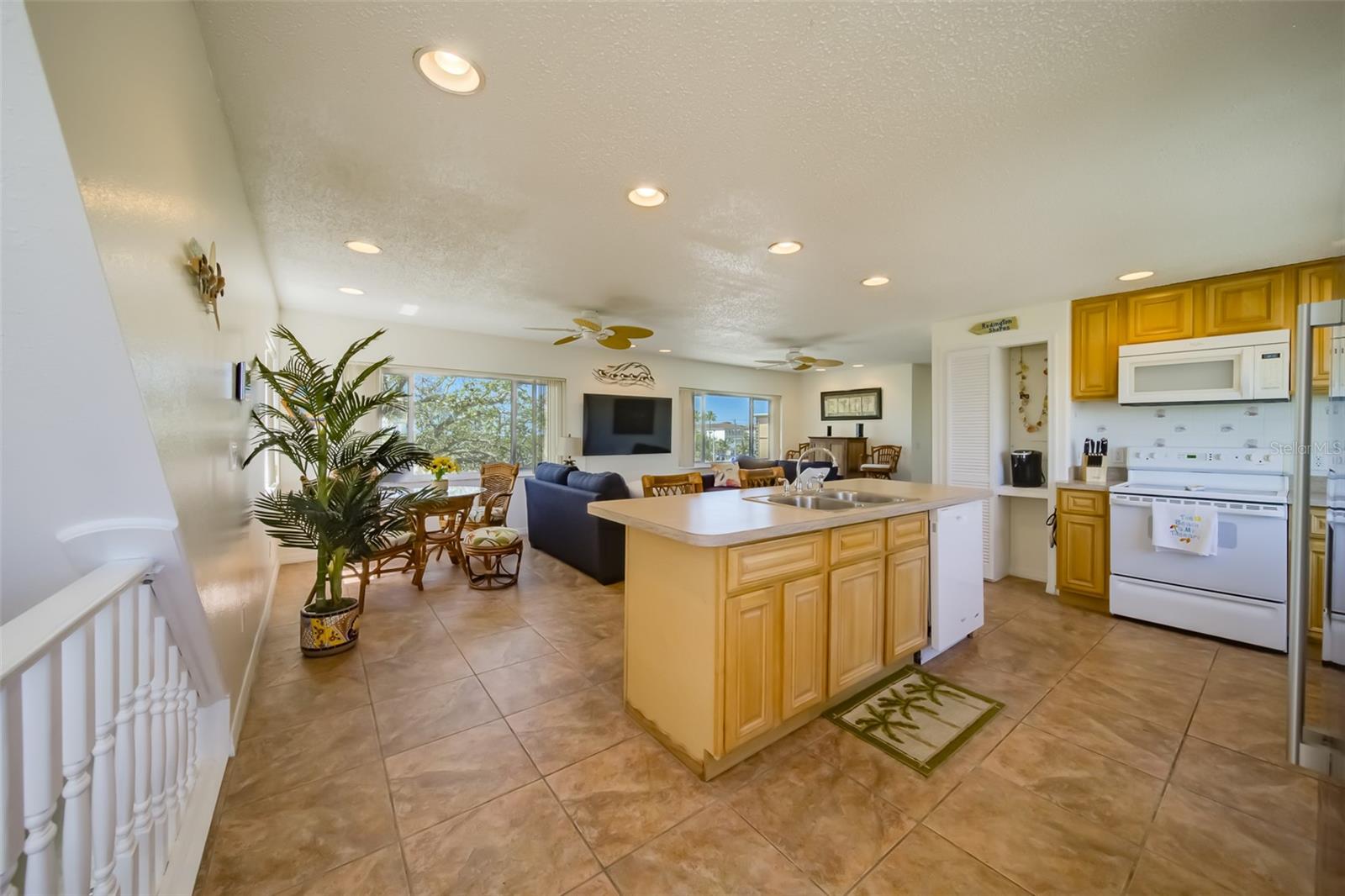 Image 6 of 51 For 18111 1st Street E