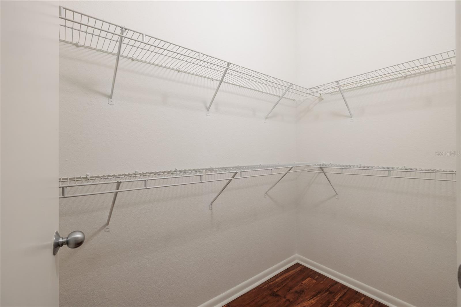 Image 18 of 36 For 2320 Azeele Street 317