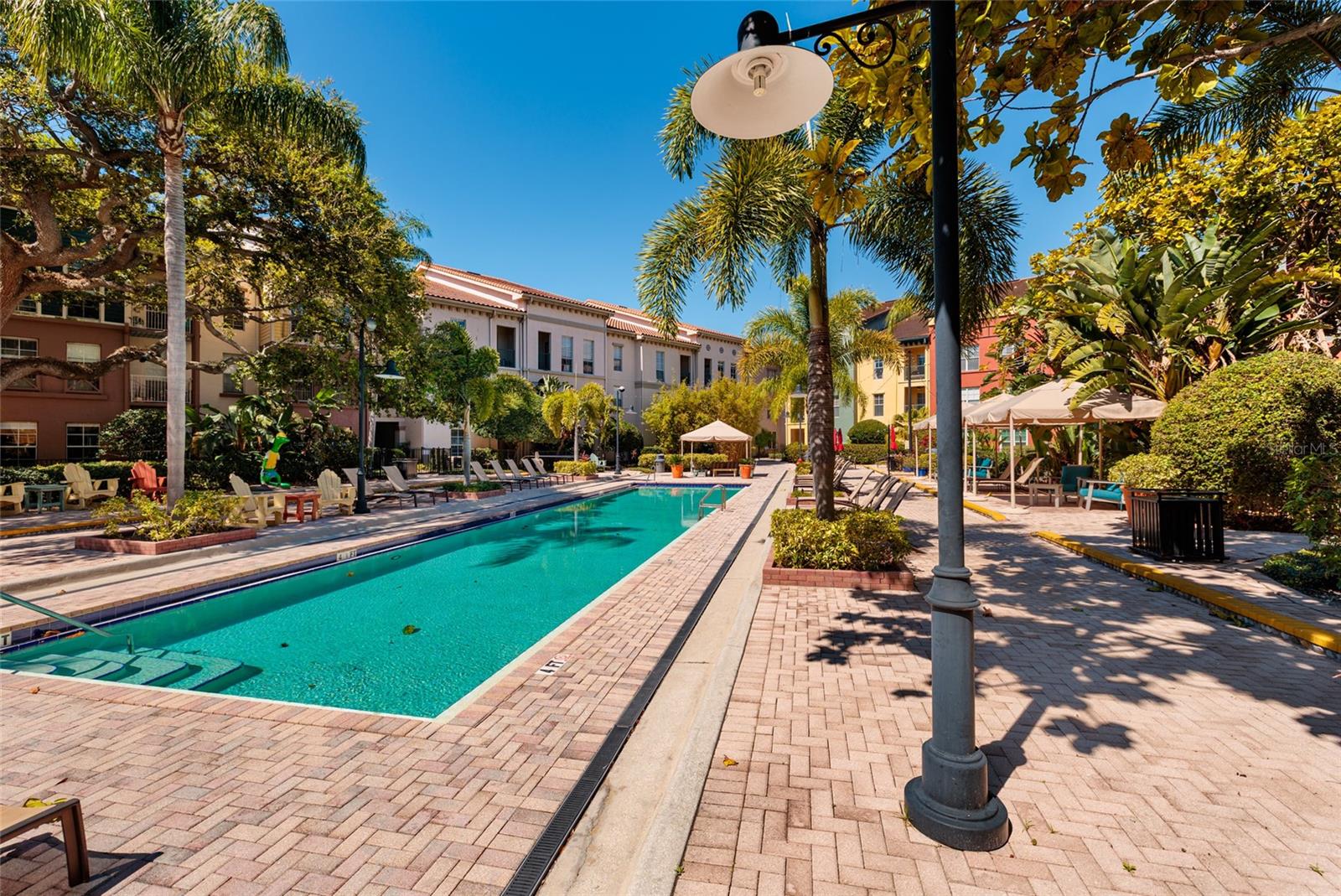 Image 26 of 36 For 2320 Azeele Street 317