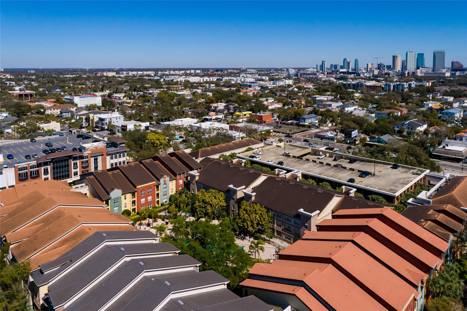 Image 30 of 36 For 2320 Azeele Street 317