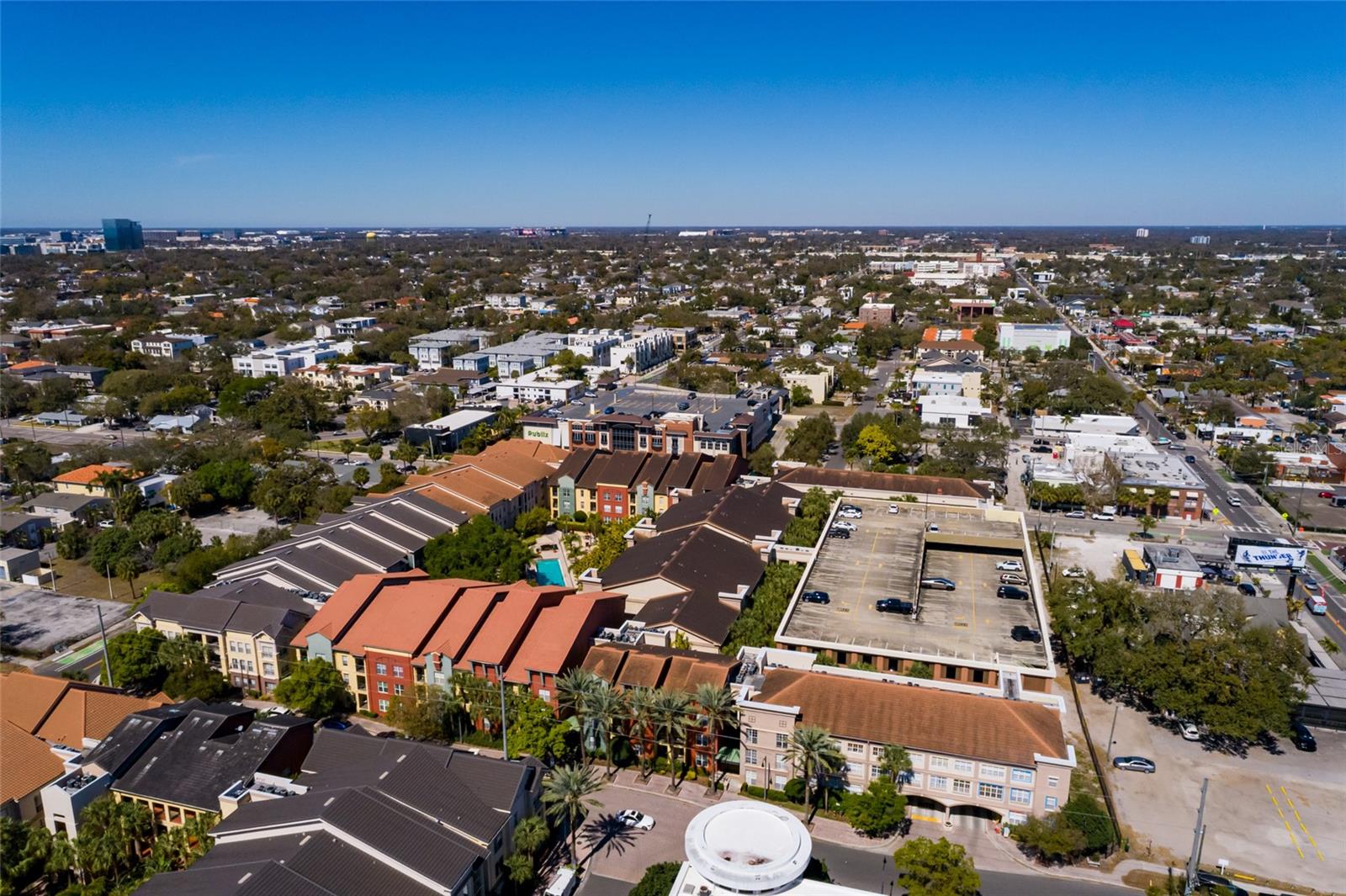 Image 33 of 36 For 2320 Azeele Street 317