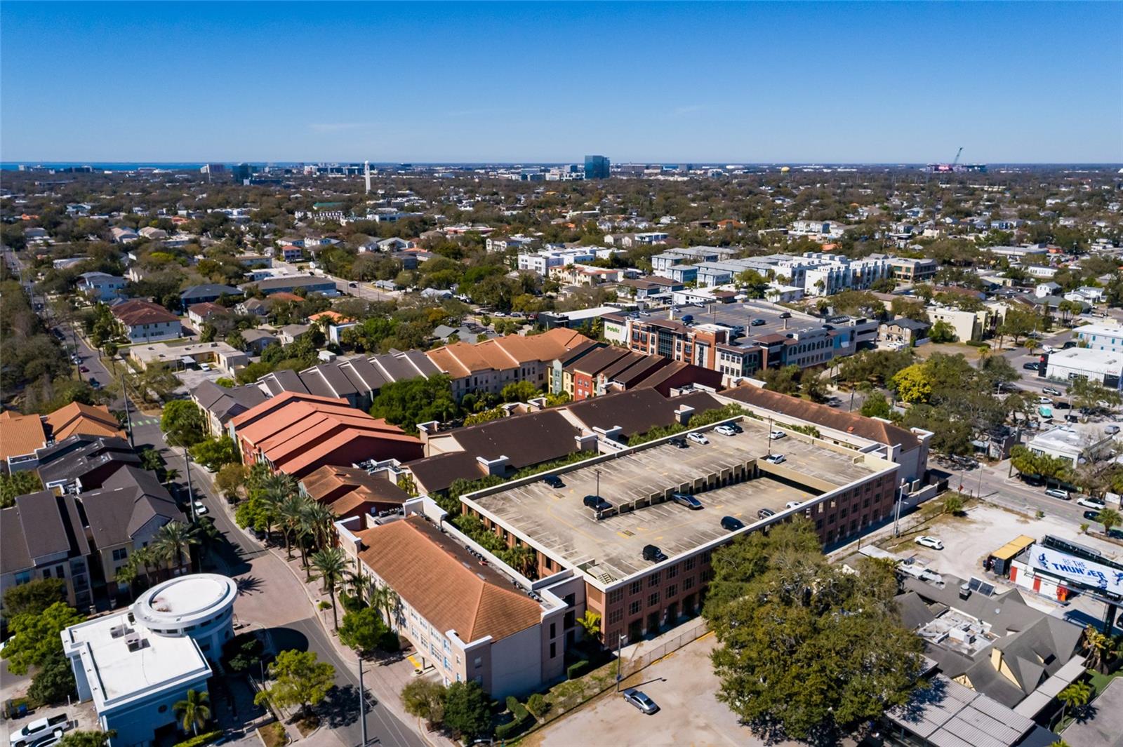 Image 34 of 36 For 2320 Azeele Street 317