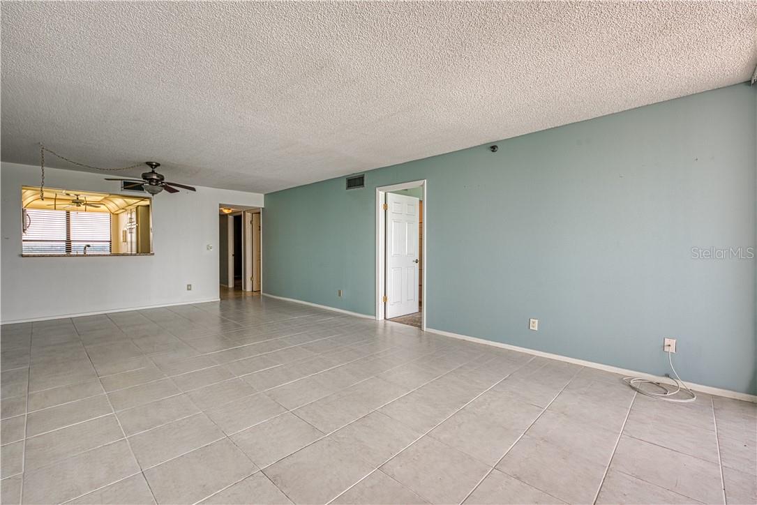 Image 5 of 17 For 17900 Gulf Boulevard 11d