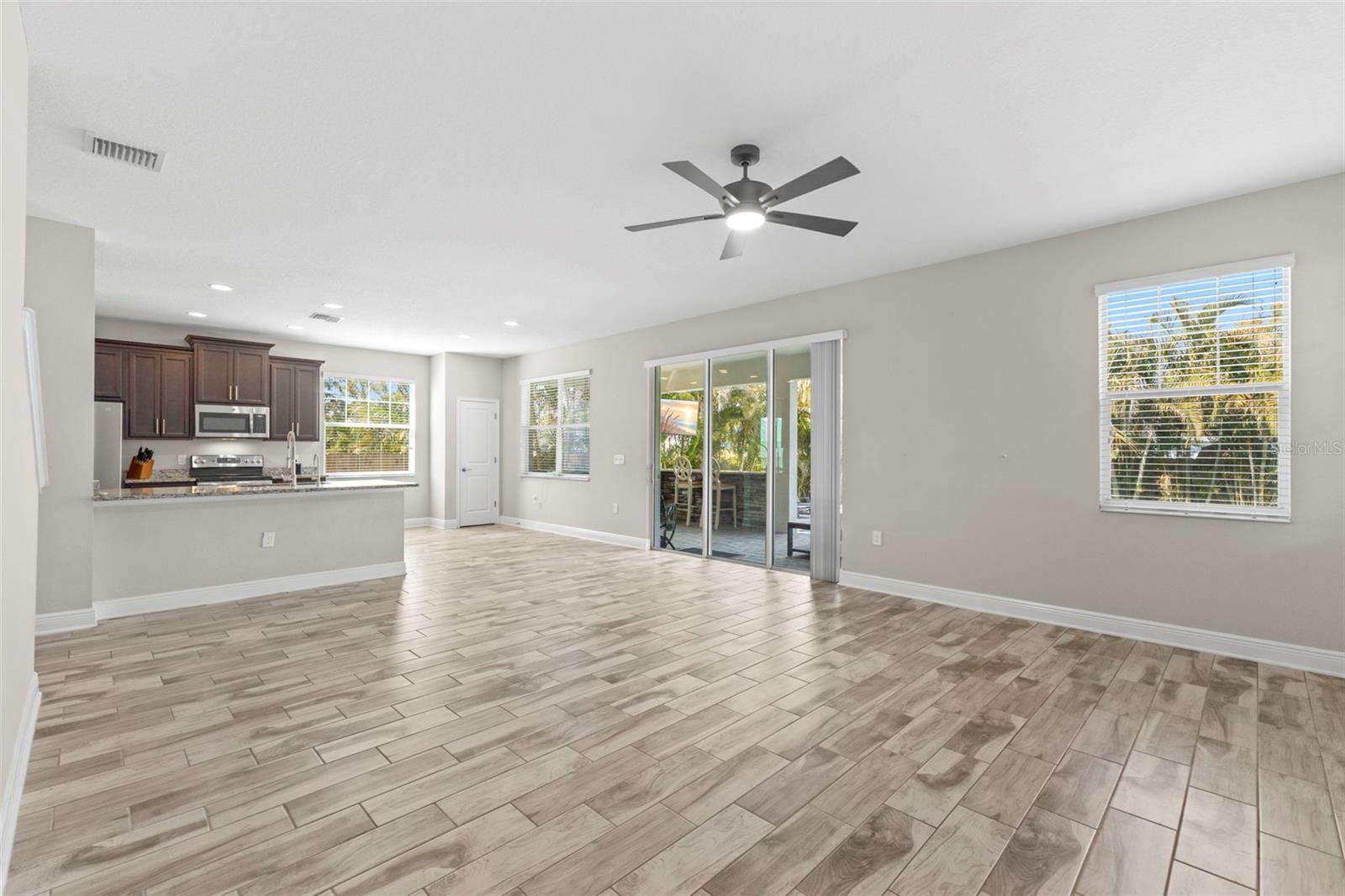 Image 21 of 57 For 8027 27th Avenue N