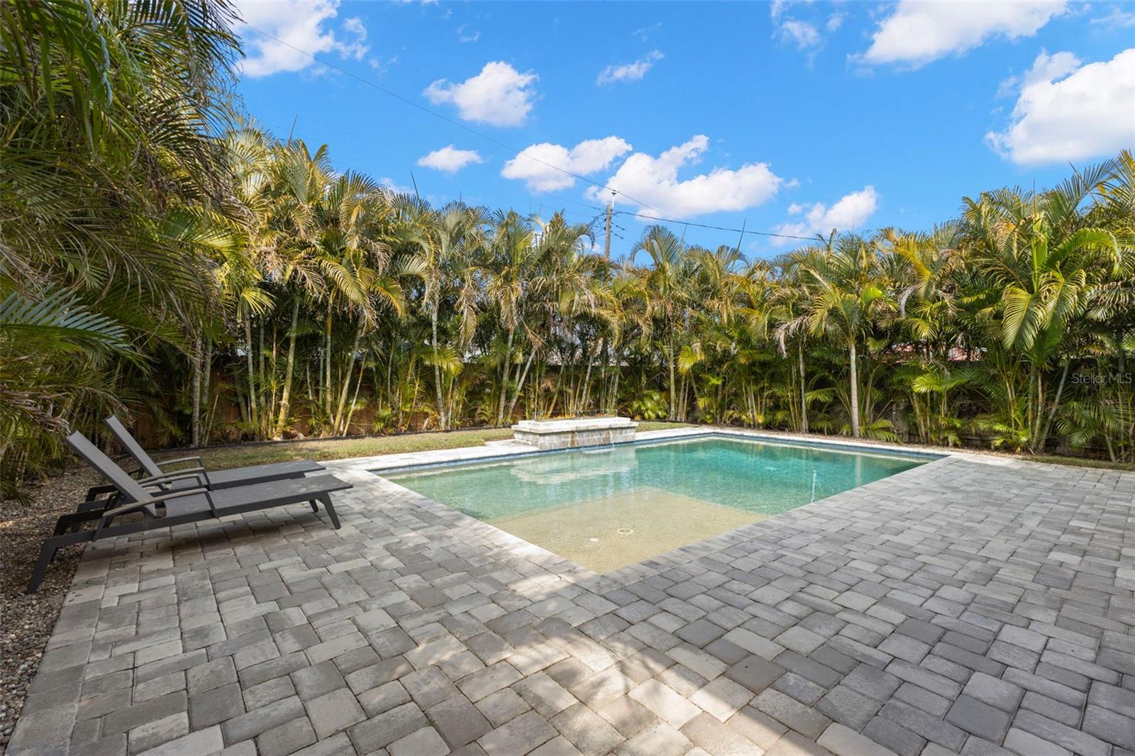 Image 27 of 57 For 8027 27th Avenue N