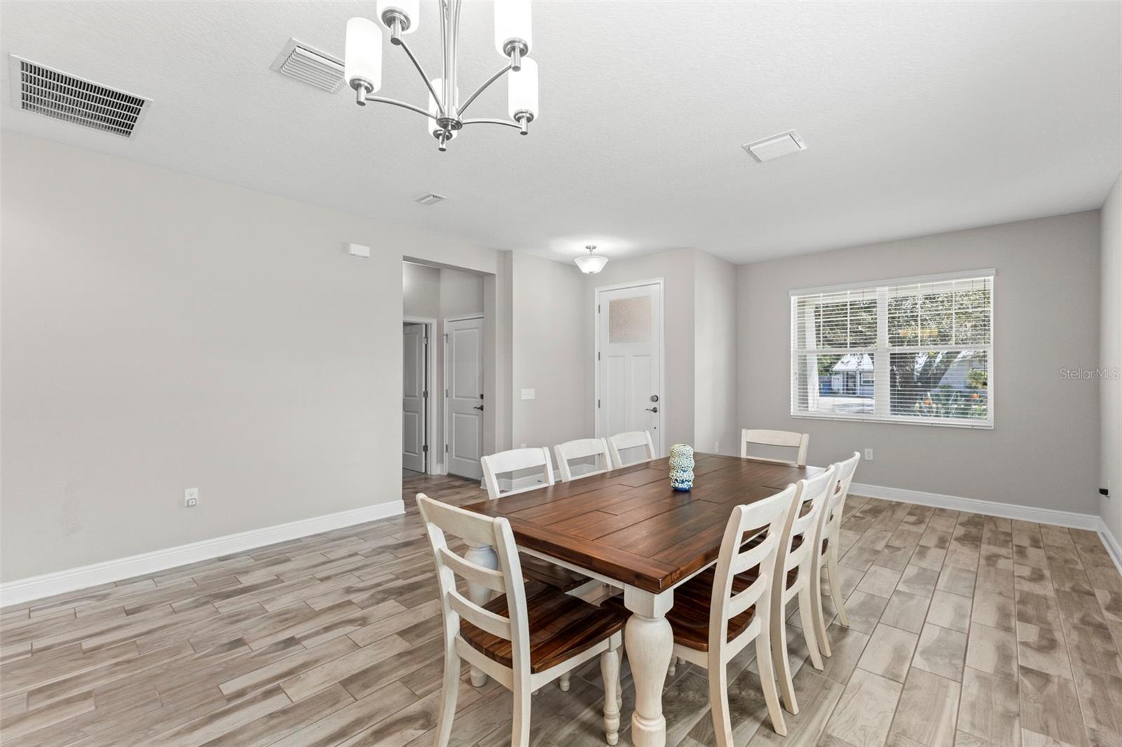 Image 9 of 57 For 8027 27th Avenue N