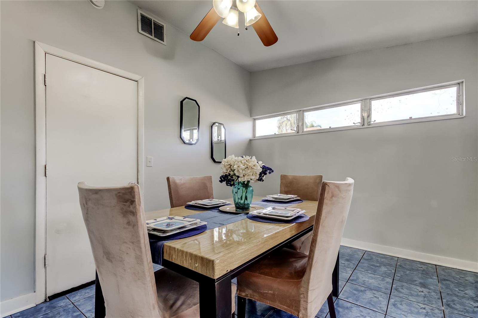 Listing photo id 12 for 1430 Fairmont Street