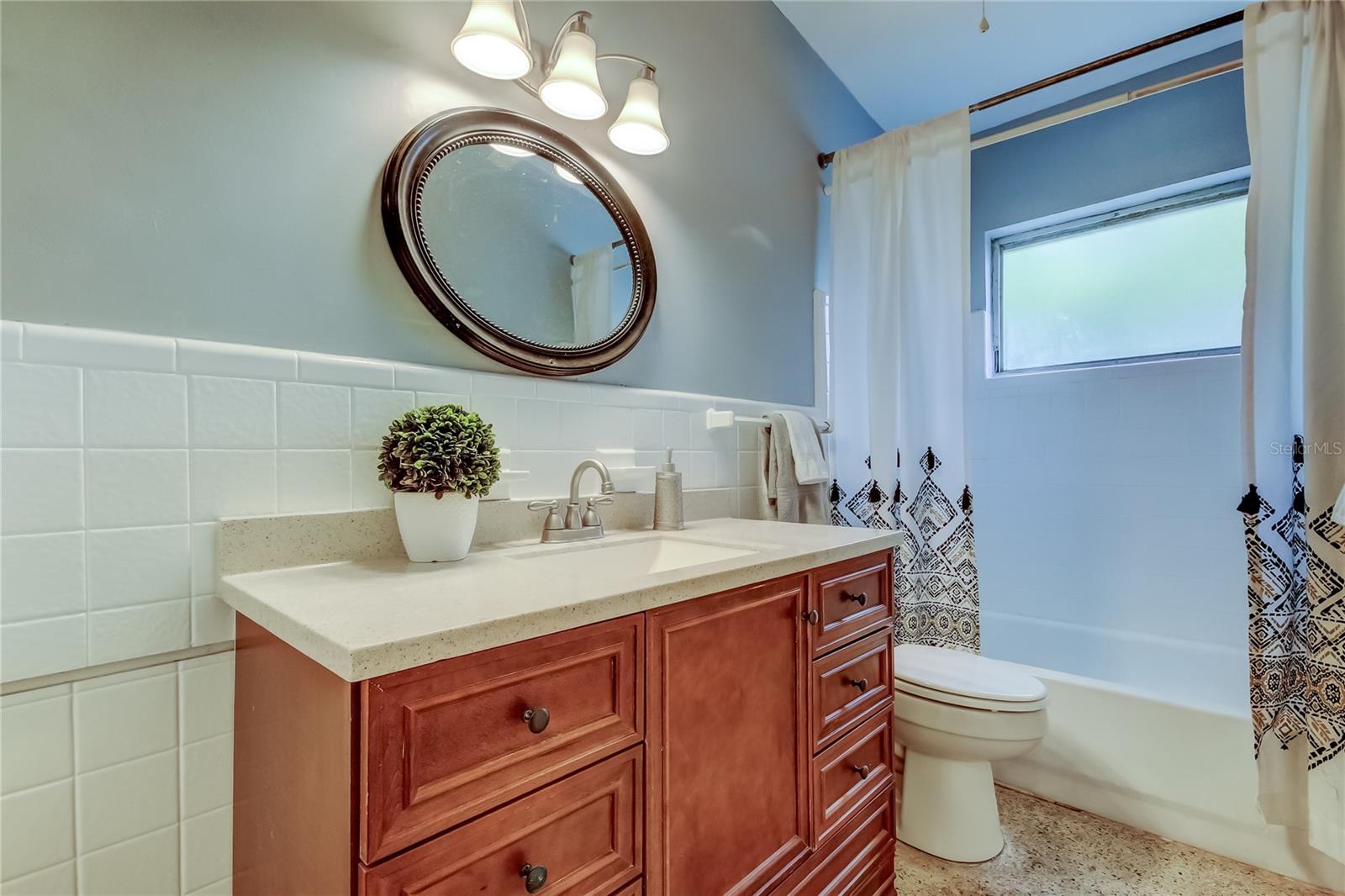 Listing photo id 14 for 1430 Fairmont Street