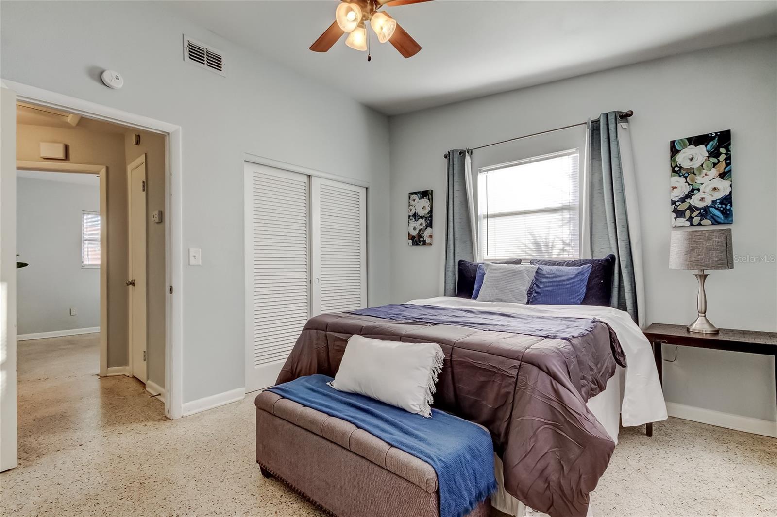 Listing photo id 19 for 1430 Fairmont Street