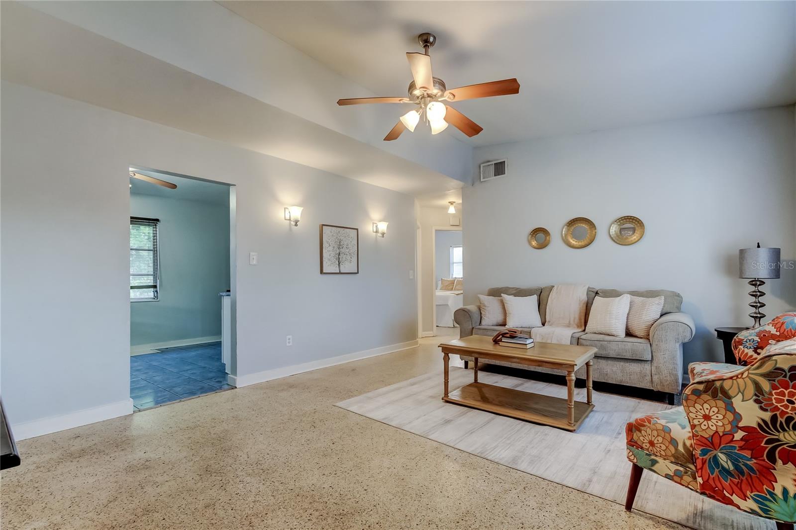 Listing photo id 2 for 1430 Fairmont Street