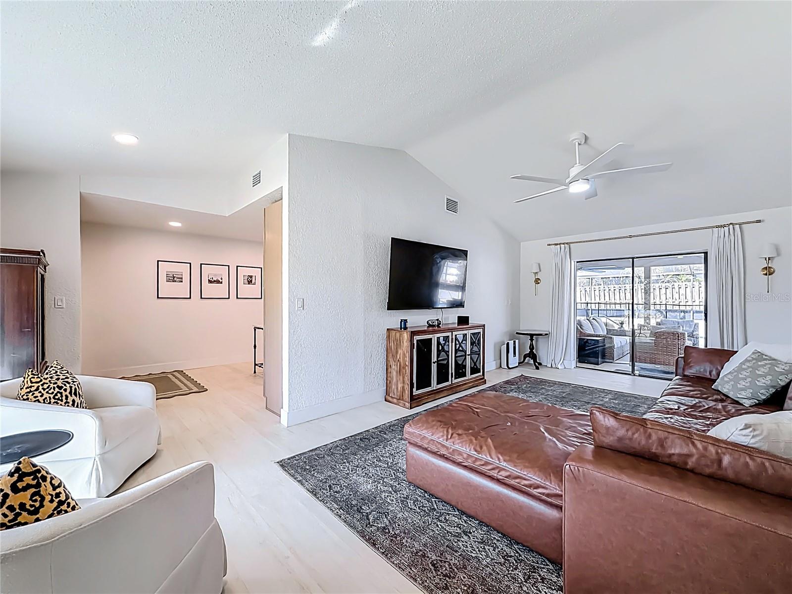 Image 14 of 39 For 2029 Spanish Pines Drive